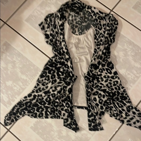 I.N. San Francisco Black and White Cardigan - Picture 1 of 5